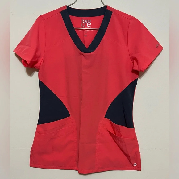 Barco One scrub top. Coral/gray. Excellent condition. Size XS - Picture 1 of 6